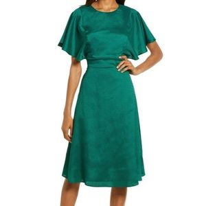 CABARET QUEEN A-LINE DRESS IN GREEN